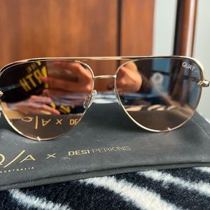 BRAND NEW QUAY AVIATOR SUNGLASSES